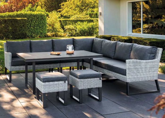 Auflagen für Gartenmöbel richtig pflegen und waschen