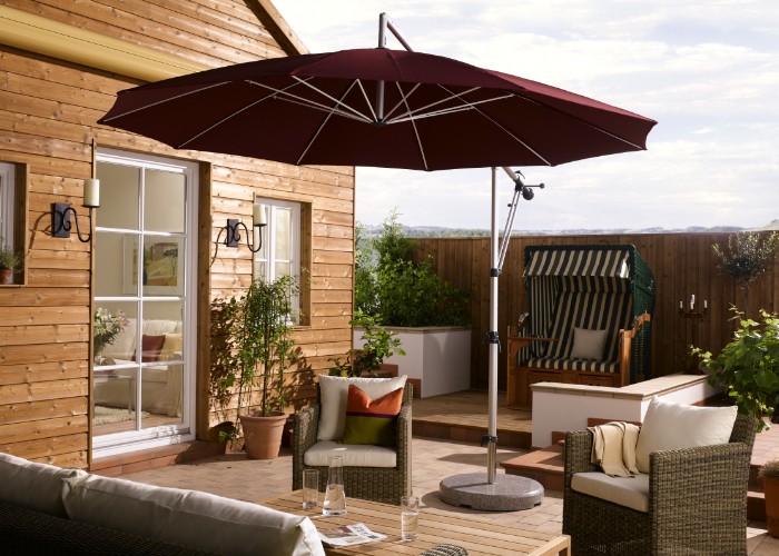 Sonnenschirm im Winter richtig verstauen: So geht`s